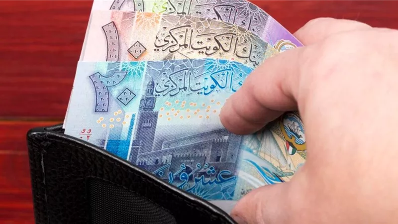 قفزة قوية للدينار الكويتي أمام الجنيه.. مكاسب أسبوعية تلامس 6 جنيهات