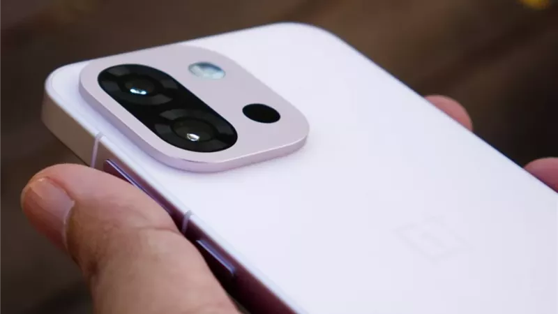 مميزات هاتف OnePlus 15T أكثر من البطارية الضخمة|تفاصيل