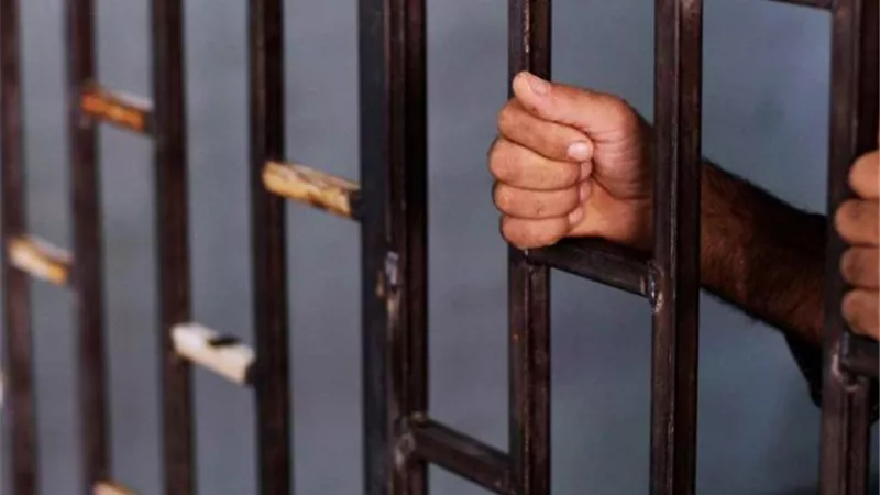 حبس 6 أشخاص بتهمة السطو المسلح على مركز علاج طبيعي بالمرج