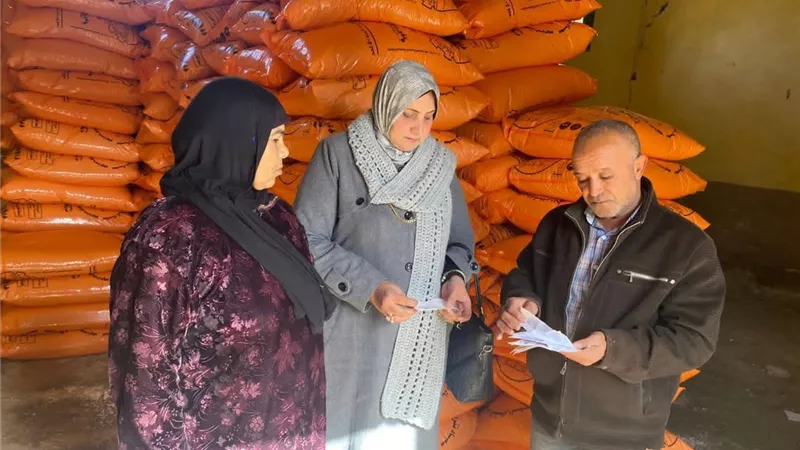 متابعة توزيع الأسمدة بجمعيتي المقرحي وجزاير عيسي بالدلنجات