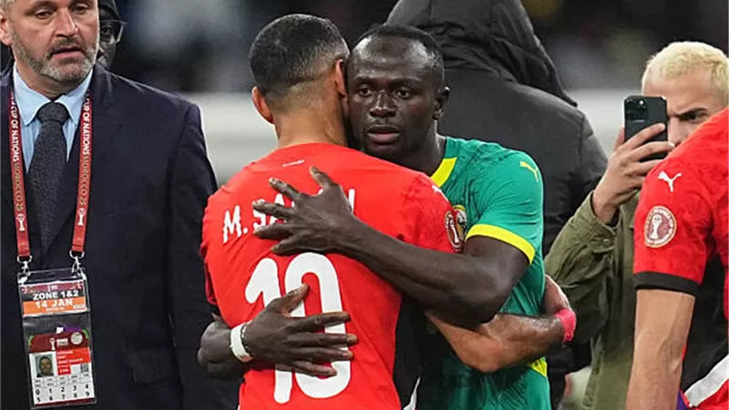 ساديو ماني يوجه رسالة إلى محمد صلاح بعد وداع مصر لأمم أفريقيا