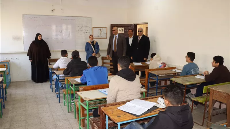 محافظ القليوبية يتفقد انطلاق امتحانات الشهادتين الابتدائية والإعدادية