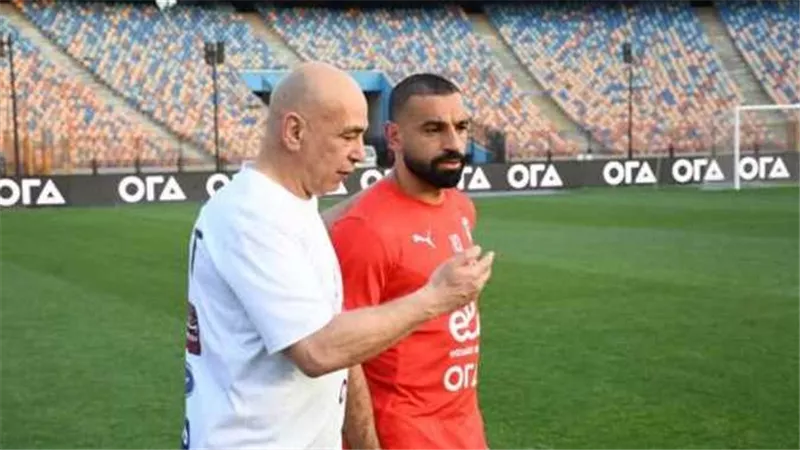 الحزن يعم المنتخب.. شوبير يسلط الضوء على موقف حسام حسن ومحمد صلاح