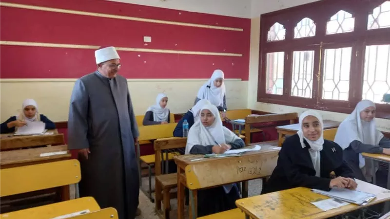 محافظ الوادي الجديد يوجه بإزالة المعوقات في الامتحانات