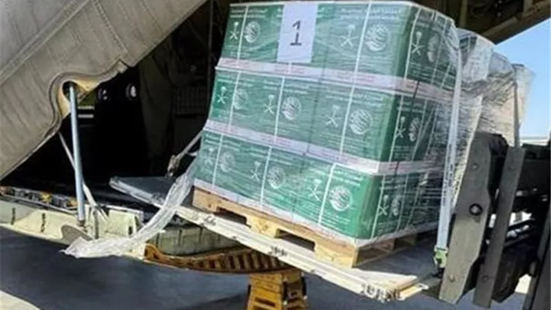 مطار العريش يستقبل طائرة سعودية تحمل مساعدات إغاثية لغزة