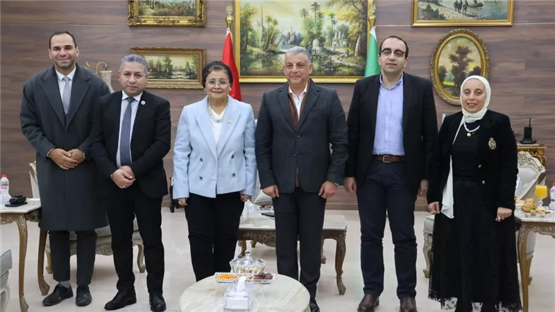 محافظ الإسماعيلية يستقبل نائب وزير الصحة والسكان