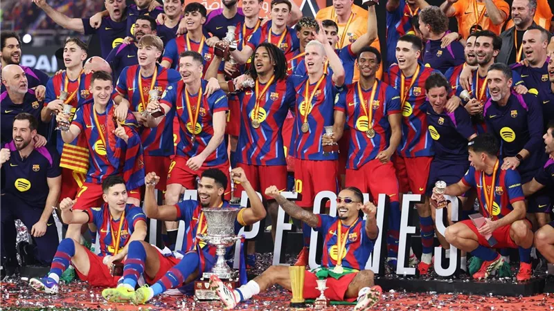 الظهور الأول لـ كانسيلو.. قائمة برشلونة لمواجهة راسينج في كأس ملك إسبانيا