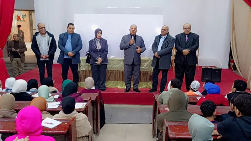 وكيل تعليم الفيوم يتابع القوافل التعليمية والمبادرة الرئاسية لدعم الطلاب