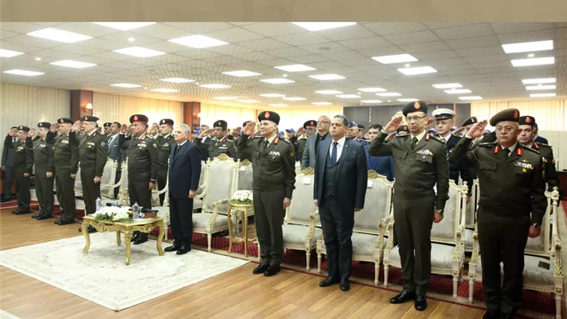 الكلية العسكرية التكنولوجية تحتفل بتخريج أول دفعة تدريب مهني بقناة السويس