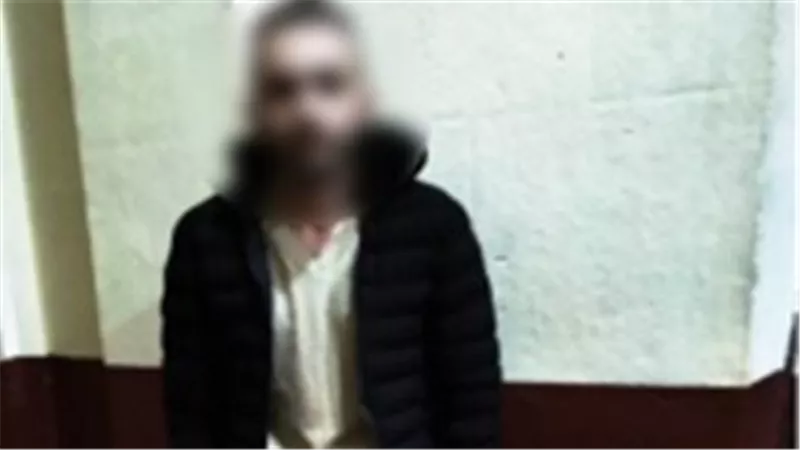 ضبط تاجر مشروبات كحولية وبحوزته أعداد مغشوشة بالمنتزه