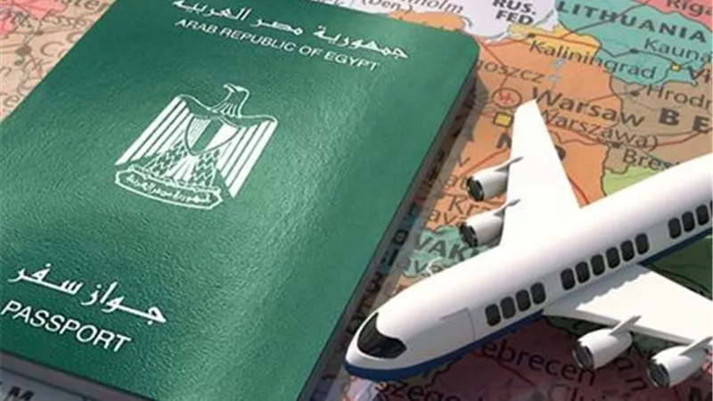 الدولار يرفض الهجرة.. تراجع مدفوعات المصريين على السفر إلى الخارج بنحو 24%