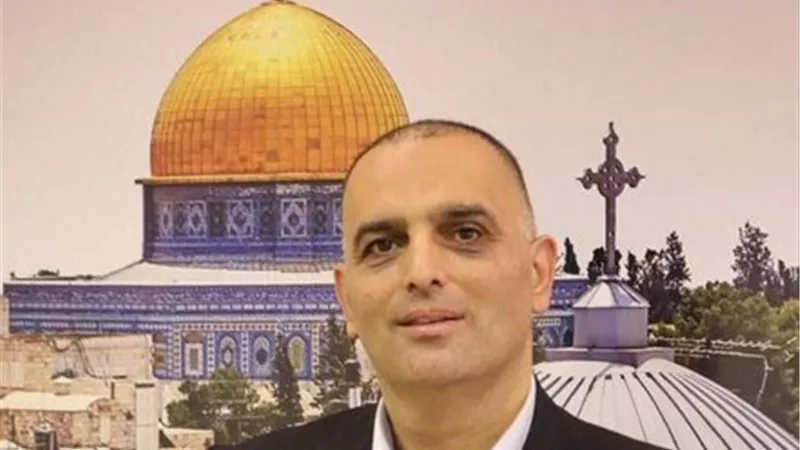الاحتلال الإسرائيلي يمنع وزير شؤون القدس من دخول الضفة الغربية 