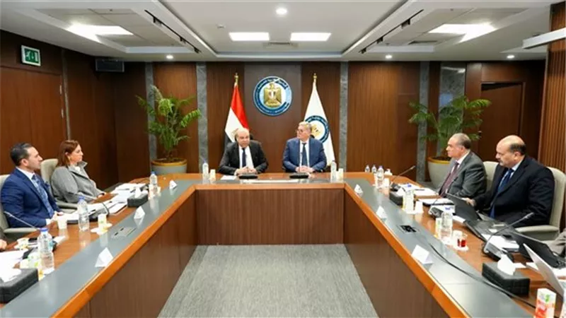وزيرا البترول والطيران: مصر تستهدف التحول إلى مركز لإنتاج وقود الطائرات