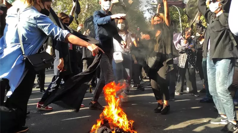الموساد خلف الكواليس: دور الاستخبارات الإسرائيلية في الحراك الإيراني