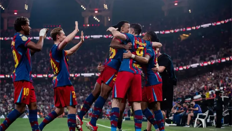 توريس في الهجوم.. تشكيل برشلونة أمام راسينج سانتاندير في كأس ملك إسبانيا