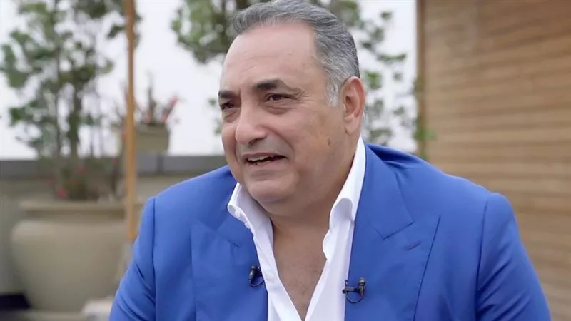 «الساندوتش».. مفاجأة منصور عامر لراغبي التملك العقاري