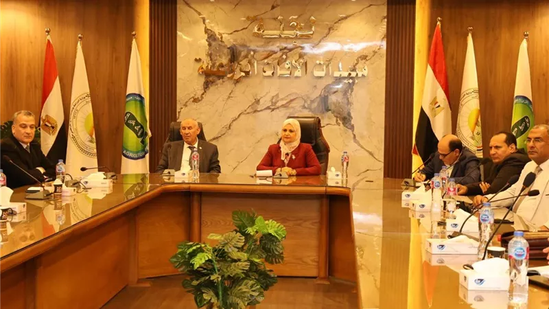 14 ألف حملة و30 ألف مطبّق.. إنجازات «لجنة المبيدات» في عام