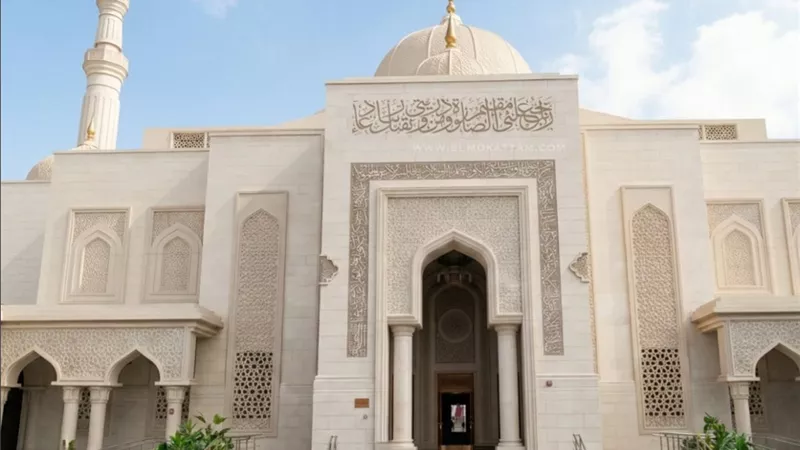 منارة روحية ومعمار إسلامي مميز.. كل ما تريد معرفته عن مسجد العزيز الحكيم