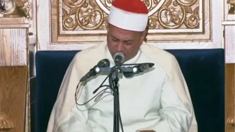 محمد أبو العلا نجم دولة التلاوة يتلو قرآن الجمعة من مسجد العزيز الحكيم