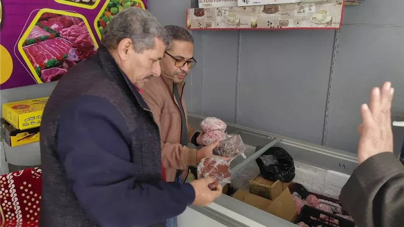 ضبط 7.5 طن أسمنت و282 كجم أغذية خلال حملات تموينية بالشرقية|صور