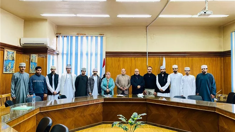 اجتماع عميد كلية التربية بجامعة كفر الشيخ مع الطلاب الوافدين