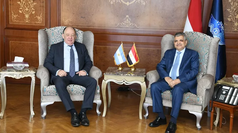 سفير الأرجنتين بالقاهرة يؤكد أهمية دور مصر في الشرق الأوسط