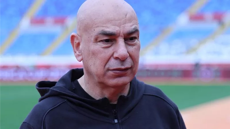 منتخب مصر يتفقد أرضية ملعب مباراة نيجيريا قبل لقاء الغد 