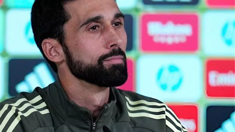 أربيلوا يتفهم غضب جماهير ريال مدريد ويعد بالعمل الجاد للفوز بالألقاب