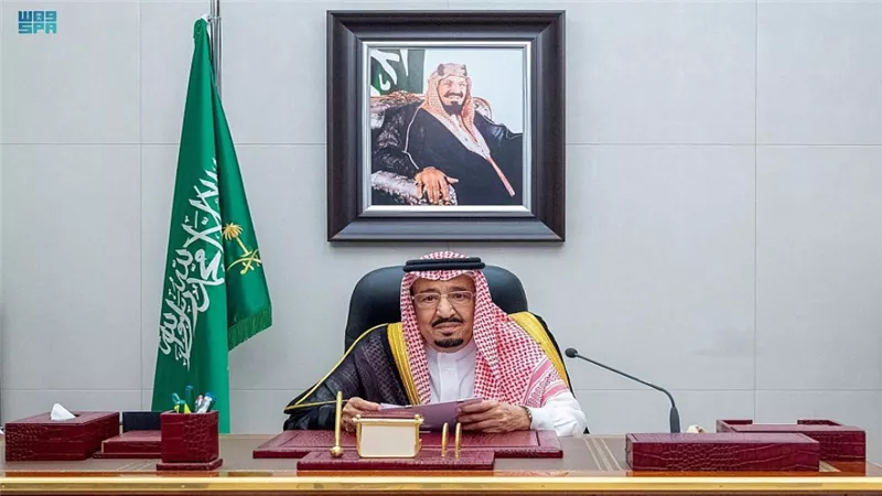الملك سلمان بن عبدالعزيز يغادر المستشفى بعد فحوص طبية مطمئنة