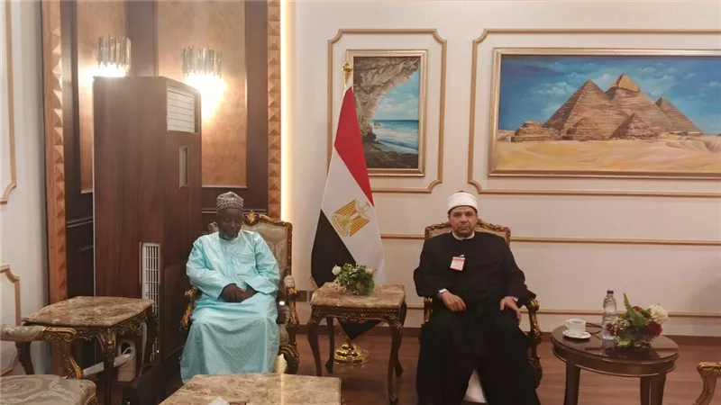 مفتي الكاميرون ضيفًا على مؤتمر «المهن في الإسلام» بمجلس الشئون الإسلامية