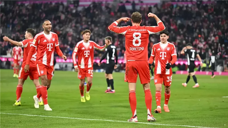 لايبزيج يستضيف بايرن ميونخ اليوم في قمة الجولة 18 بالدوري الألماني