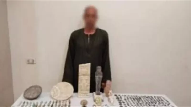 سقوط تاجر آثار وبحوزته 526 قطعة فرعونية بدائرة مركز المنيا