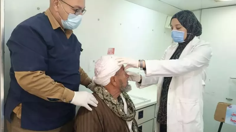 صحة المنيا: تقديم خدمات علاجية مجانية لـ1283 مواطنا بقرية هور
