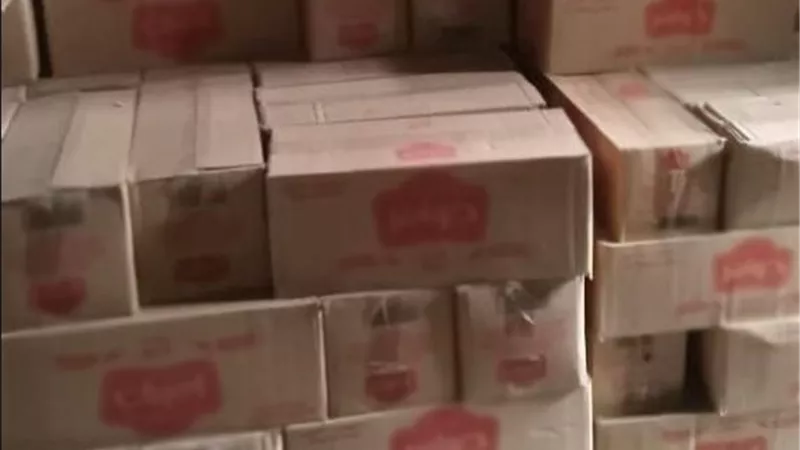 تموين الشرقية يضبط 2 طن و 500 كجم منتجات غذائية مجهولة المصدر|صور