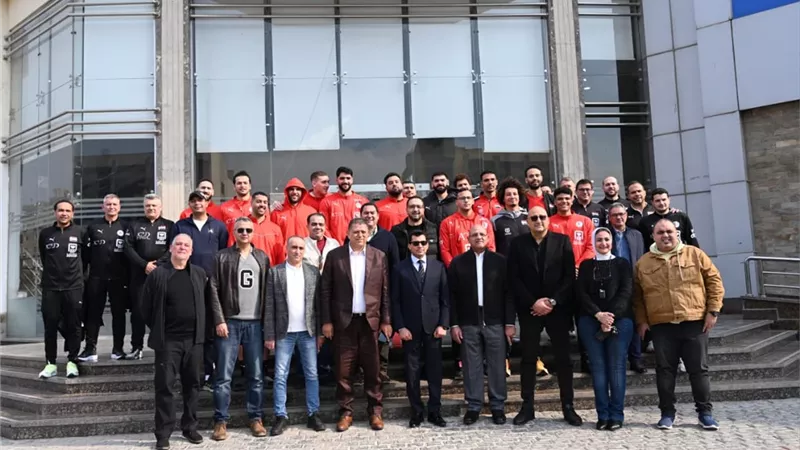 وزير الرياضة يحفز لاعبي منتخب اليد قبل السفر لرواندا للمشاركة بأمم إفريقيا
