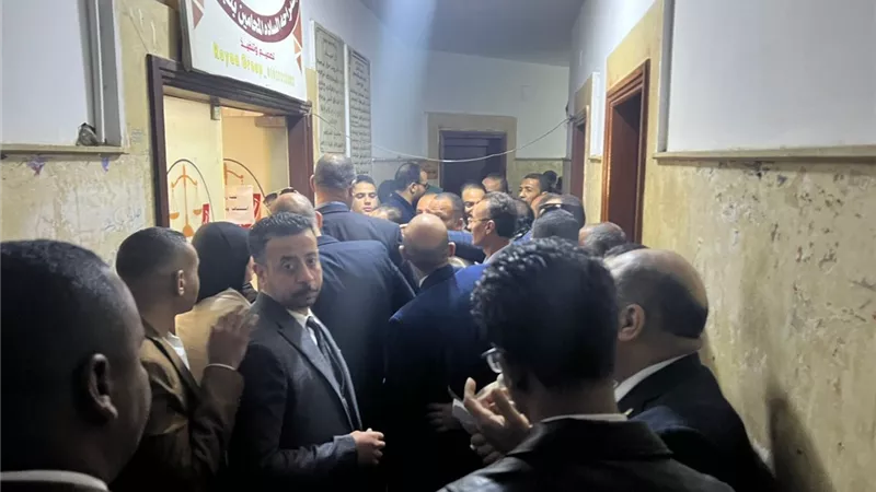 وسط حضور كبير.. توافد المحامين للإدلاء بأصواتهم في انتخابات النقابة بقنا