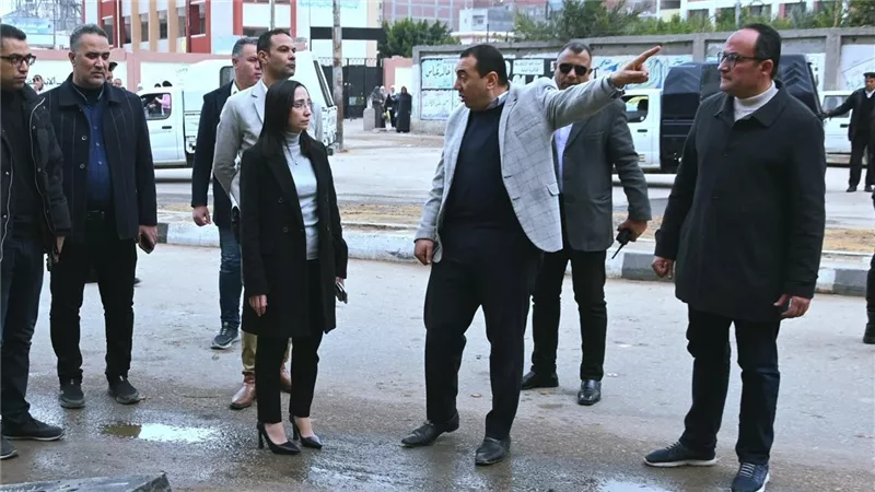 محافظ البحيرة تتفقد عددا من الشوارع وتوجّه بتكثيف أعمال النظافة