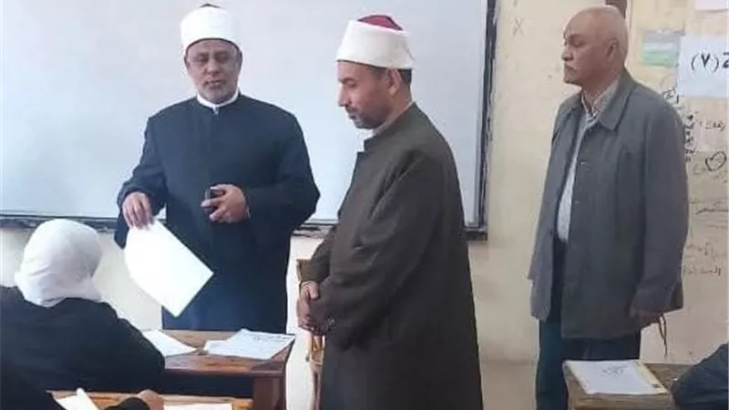 وكيل قطاع المعاهدالأزهرية يتفقد لجان امتحانات الابتدائية والإعدادية