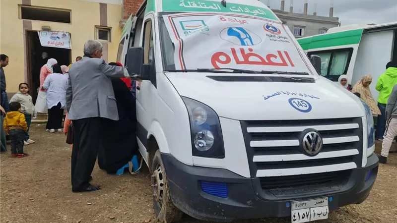 الكشف على 1325 مواطناً خلال القافلة الطبية بمركز كفر سعد 