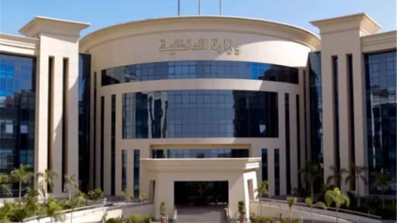 السوشيال ميديا تشتعل.. وفحص أمني ينفي ادعاءات سائق توك توك