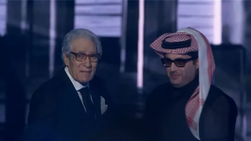 بكاء فاروق حسني  أثناء تسلمه جائزة الإنجاز مدى الحياة بحفل Joy Awards 