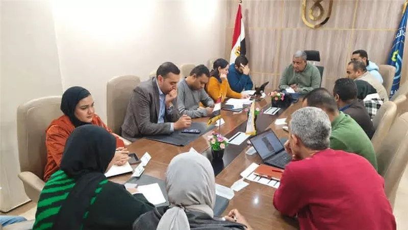 متابعة مؤشرات الأداء وجودة الخدمات خلال الرعاية الصحية بالأقصر