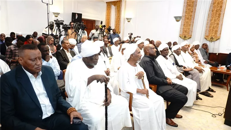 القوى السياسية السودانية: عودة المهدي نقطة تحول في مواجهة الدعم السريع