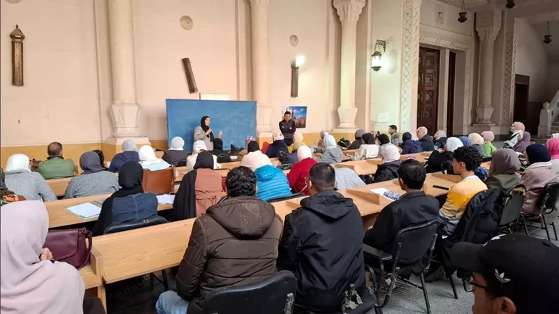 «الأزهر» يفتح صفحة جديدة في تعليم الخط العربي والزخرفة بنظام الخط الواحد