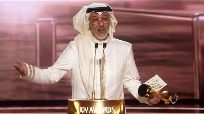 عبد المحسن النمر يفوز بجائزة أفضل ممثل عن فئة المسلسلات بحفل Joy Awards 