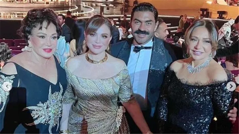 إلهام شاهين تدعم الفائزين في حفل Joy Awards |صور