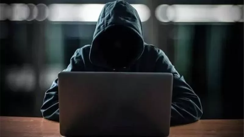 خدعهم بـ«التسويق الإلكتروني».. ضبط تشكيل عصابي احتال على المواطنين 