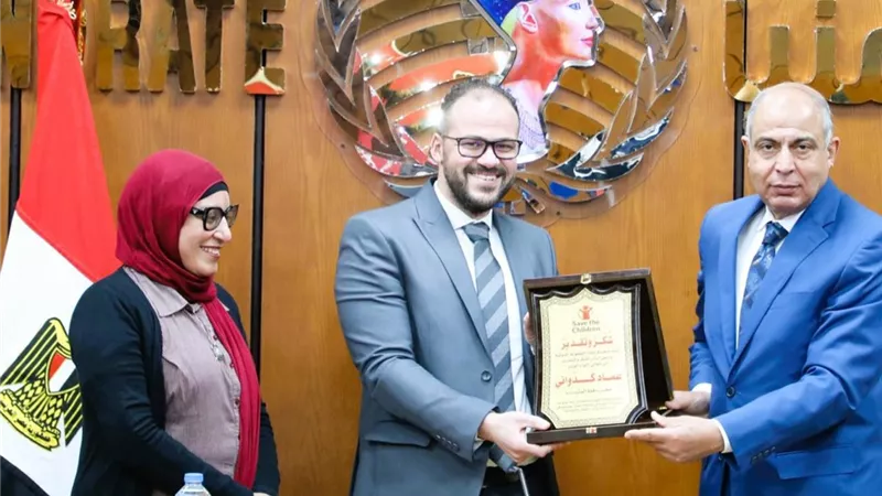 محافظ المنيا يطلق مرحلة جديدة من الشراكة مع «إنقاذ الطفولة الدولية»