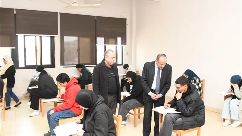 الهدوء سيد الموقف فى امتحانات «الألسن والسياحة والفنادق» بقناة السويس 