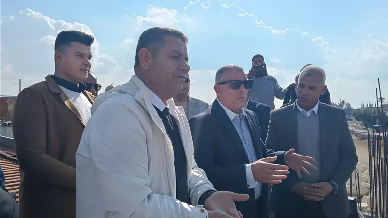 محافظ الإسماعيلية يتفقد أعمال إنشاء كوبري ترعة بورسعيد وبر أيمن|فيديو